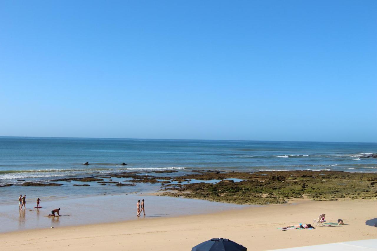 Appartement Logement entier piscine et mer 1 chambre à Olhos de Agua  Extérieur photo